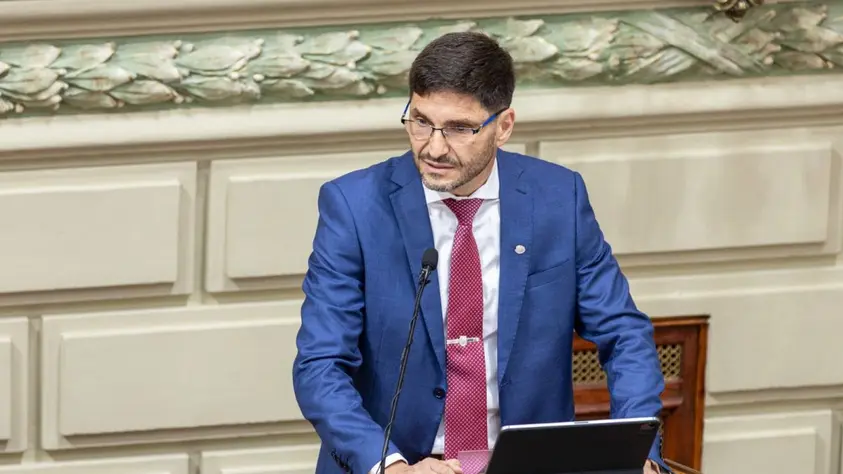 Pullaro defendió las PASO y marcó distancia de Milei