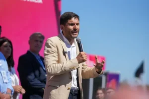 Pullaro reclama a Nación por obras en el Monumento a la Bandera y rutas de la región