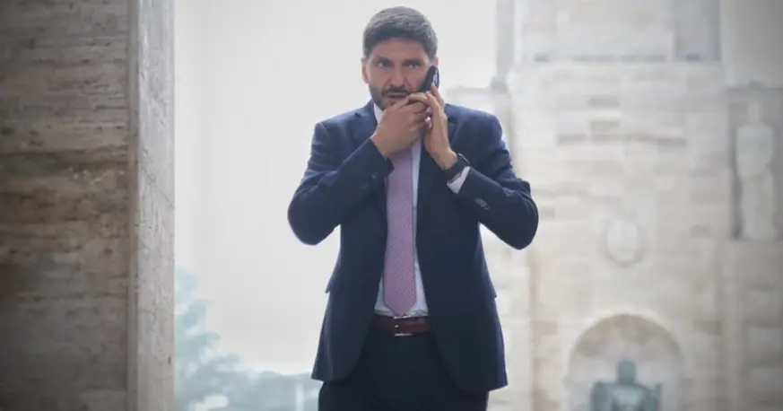 El gobernador de Santa Fe Maximiliano Pullaro, salió a cuestionar con dureza el proyecto del concejal rosarino Juan Monteverde para que la Provincia absorba el costo integral de la Salud pública en Rosario, al que calificó de "impracticable".