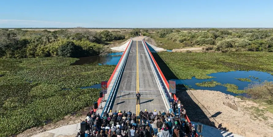Pullaro inauguró puente clave en el norte santafesino