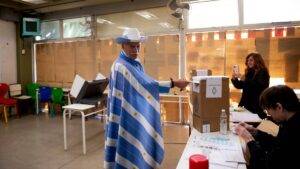 Tiene 81 años y vota