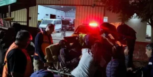 Rescatan a un hombre aislado por las inundaciones en Villa Minetti