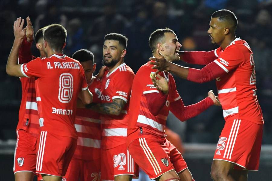 River le ganó 4 a 1 a Banfield