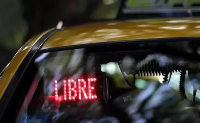 Rosario avanza con taxis eléctricos y tarifa de boleto clara