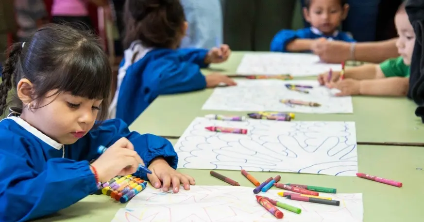 Rosario pone en marcha los Centros Cuidar con salas para niños de 2 años
