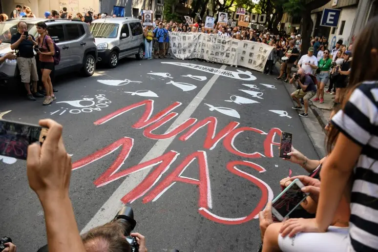 Rosario recuerda el golpe con una agenda de memoria