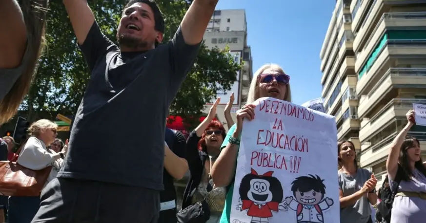 Ruidazo docente y paro en el inicio de clases en Santa Fe