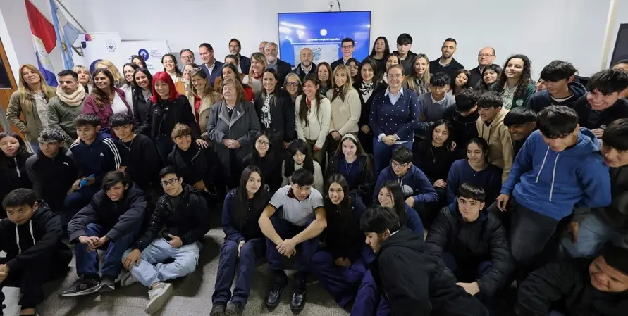 Salud mental adolescente: el programa “De esto sí se habla” llega a escuelas santafesinas