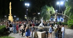 Espectáculo por San Valentín en Plaza 25 de Mayo de Rosario