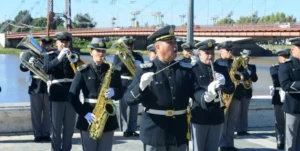Acto en la costanera de Santa Fe por el Día del Himno