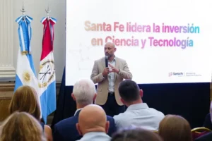 Santa Fe cruza a Caputo y defiende a la industria textil