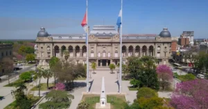 Santa Fe reabre paritarias: convocan a estatales y docentes