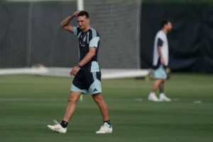Scaloni define los laterales para el partido ante Austria