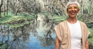 Silvina Gandini en un concierto performático en el Castagnino