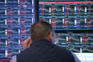 SpaceX sale a la Bolsa con una valuación récord histórica