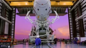 Ilustración de un cohete de SpaceX despegando hacia el espacio