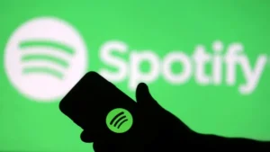 Spotify suma playlists de podcasts creadas con IA