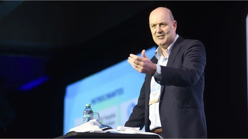 Sturzenegger impulsa ley para empresas manejadas por IA