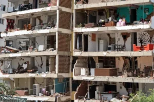 Rescatistas trabajan tras el terremoto en Venezuela