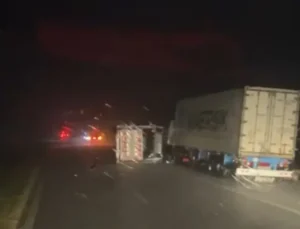 Camiones volcados sobre la autopista tras una fuerte tormenta en la región