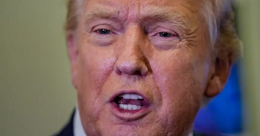 Trump cruzó a Bad Bunny tras su show en el Super Bowl