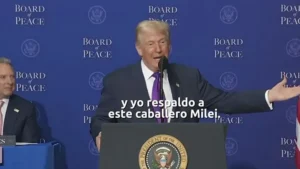 Donald Trump y Javier Milei en un encuentro público