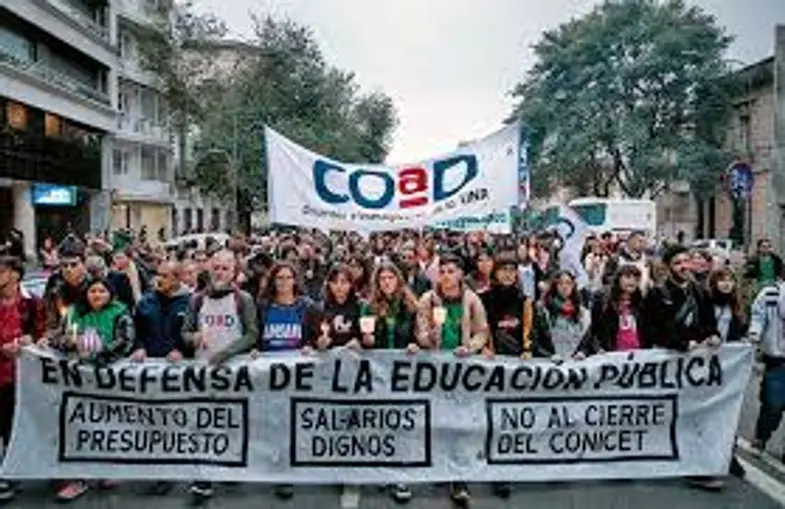 Gobierno y universidades acuerdan suba salarial y refuerzo