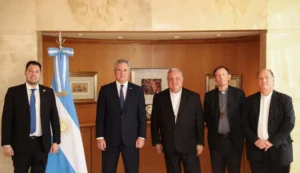 Javier Milei y la Iglesia intentan bajar la tensión política